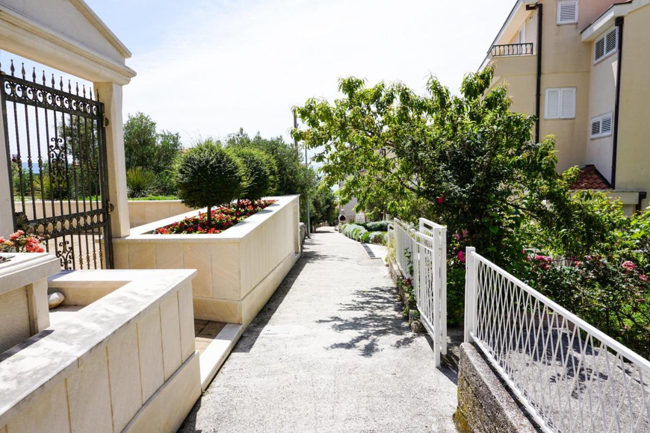 Sol Rooftop Apartments Tučepi エクステリア 写真
